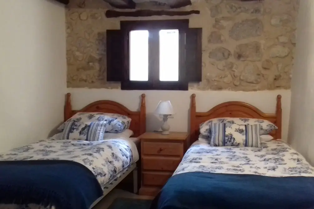 Pitarque double bedroom
