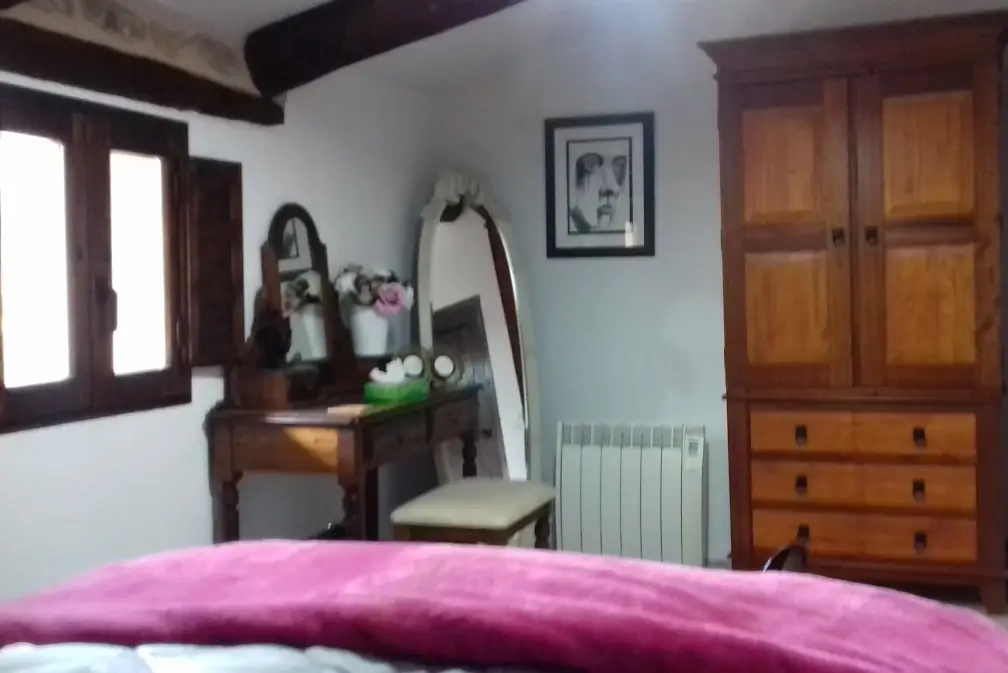Pitarque master bedroom